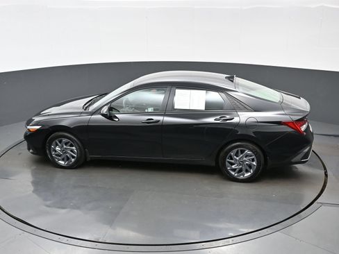 Certified 2026 Hyundai Elantra Hybrid FWD image 33