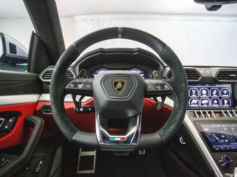Used 2022 Lamborghini Urus AWD/4WD image 49
