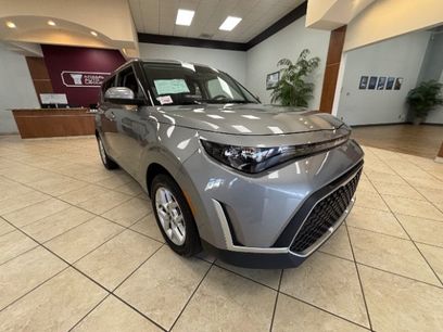 Used 2025 Kia Soul LX w/ LX Technology Package
