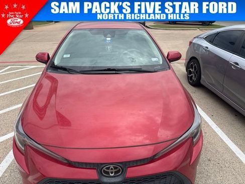 Used 2020 Toyota Corolla LE FWD image 2