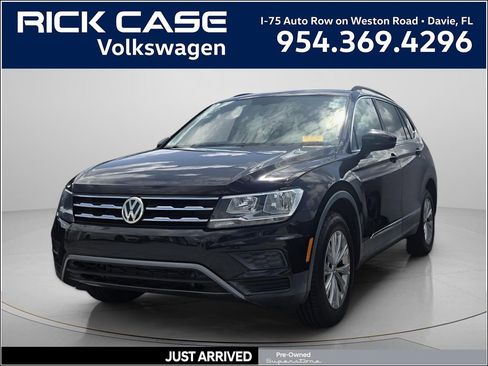 Used 2018 Volkswagen Tiguan SE FWD image 1