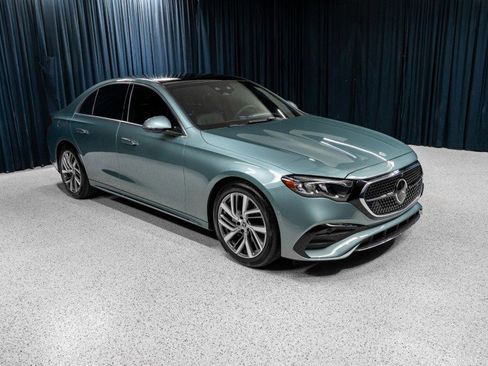 New 2026 Mercedes-Benz E 350 4MATIC Sedan image 3