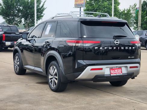 Used 2023 Nissan Pathfinder SL AWD/4WD image 7