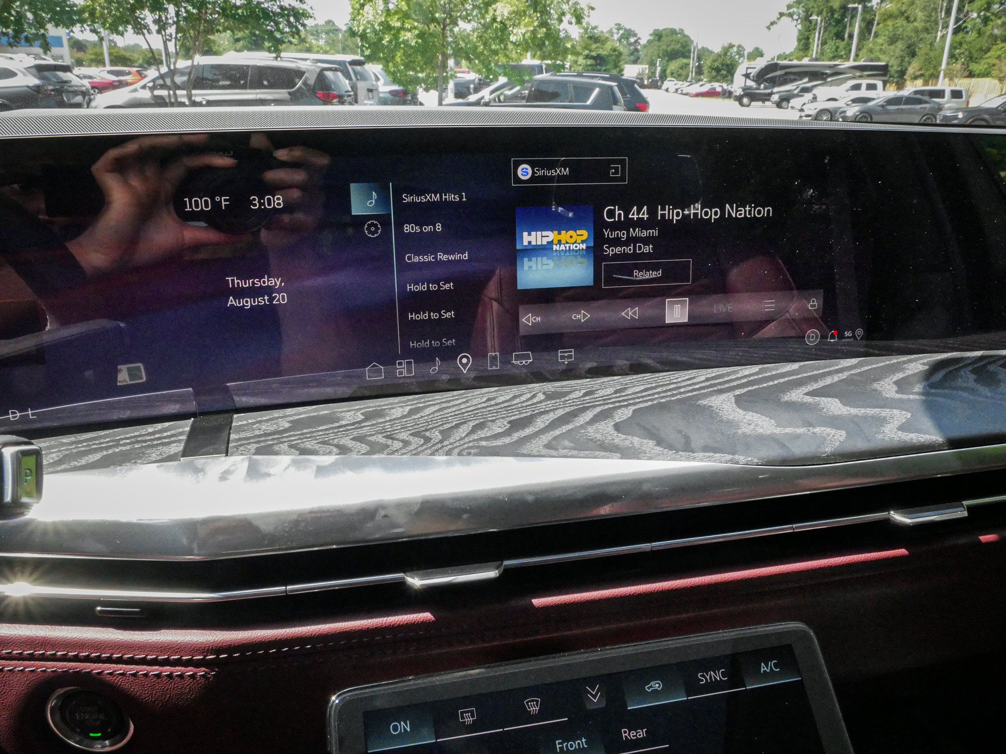 Used 2026 Cadillac Escalade ESV Sport w/ LPO, ONYX Package AWD/4WD image 23
