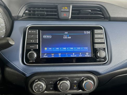 Used 2025 Nissan Versa SV FWD image 21