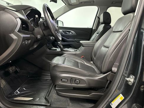 Used 2021 Chevrolet Traverse Premier image 19