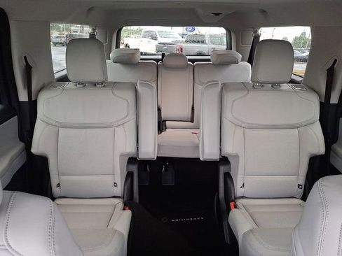 New 2025 Ford Expedition Max Platinum image 13