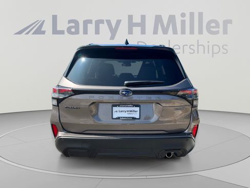 Certified 2025 Subaru Forester Touring AWD/4WD image 4