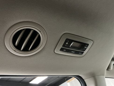 Used 2018 Toyota Sienna Limited Premium w/ Protection Package FWD image 26