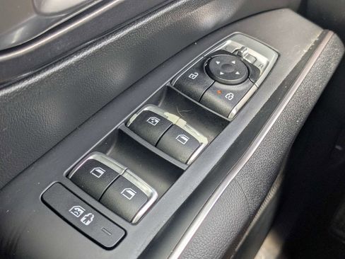 Used 2022 Kia Sorento S w/ Panoramic Sunroof Package FWD image 28