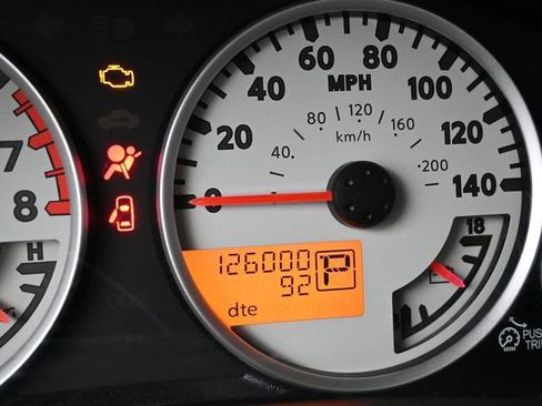 Used 2013 Nissan Frontier PRO-4X image 18