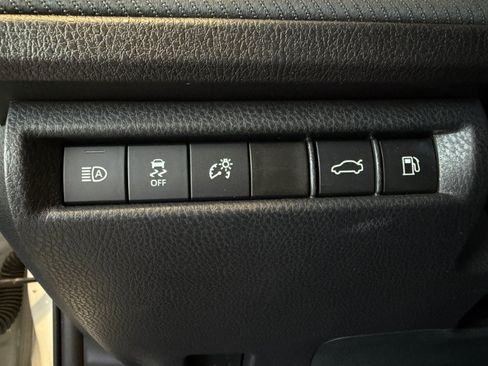 Used 2025 Toyota Camry SE FWD image 31