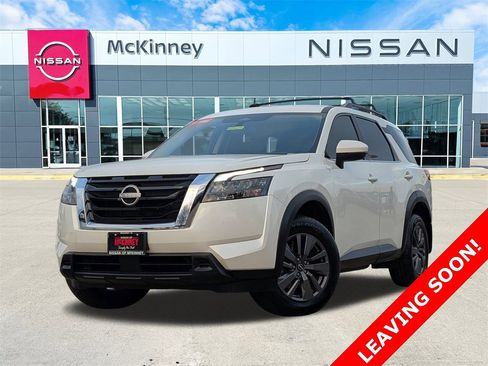 Certified 2024 Nissan Pathfinder SV image 1