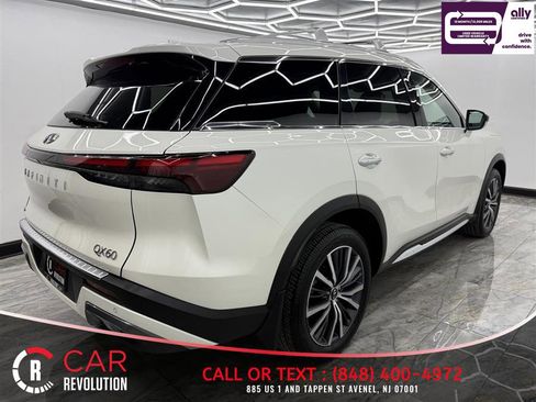 Used 2023 INFINITI QX60 Sensory w/ Cargo Package image 11