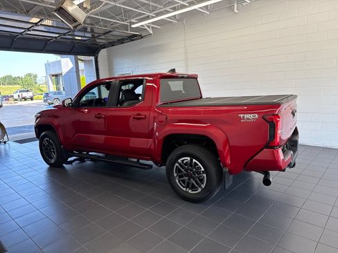 Used 2026 Toyota Tacoma TRD Sport AWD/4WD image 5