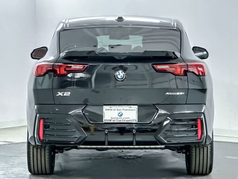 Used 2025 BMW X2 xDrive28i w/ M Sport Package image 7