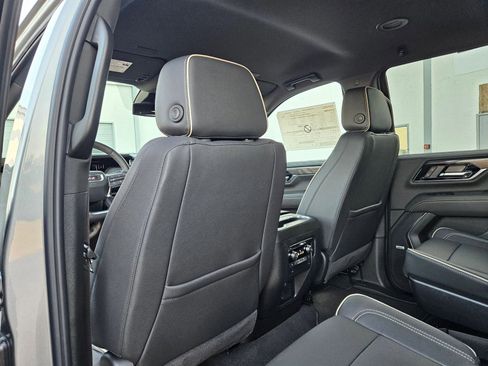 New 2026 GMC Yukon Elevation image 25