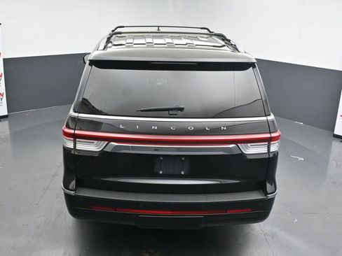 Used 2022 Lincoln Navigator Reserve image 16