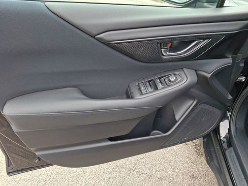 Used 2021 Subaru Outback Premium image 12