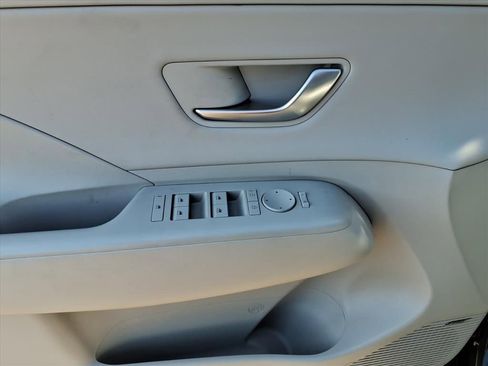 Used 2025 Hyundai Kona Limited image 15