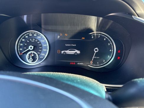 Used 2024 Genesis G70 2.5T image 16