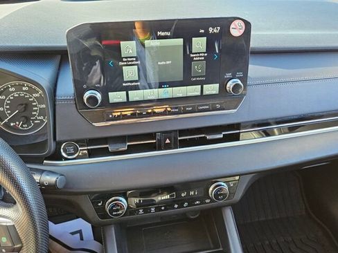 Used 2024 Mitsubishi Outlander SE image 18