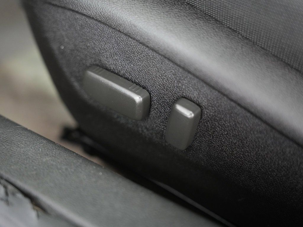 Used 2013 Chevrolet Camaro LT RWD image 38
