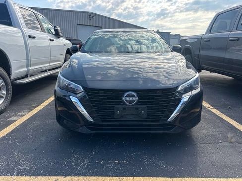 Used 2024 Nissan Sentra SV FWD image 17