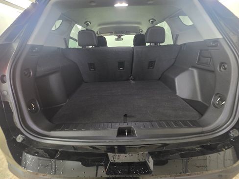 Used 2023 GMC Terrain SLE w/ Driver Convenience Package AWD/4WD image 12