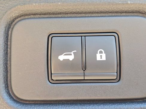 Used 2025 Nissan Pathfinder SL AWD/4WD image 17