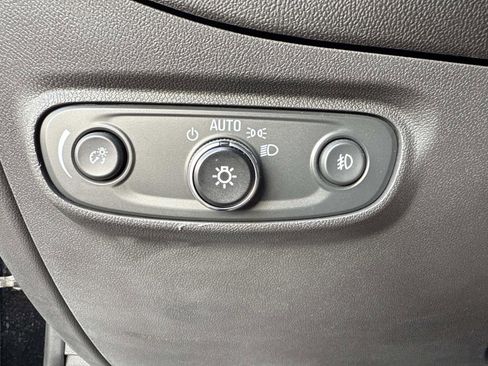 Used 2021 Chevrolet Equinox LT image 29