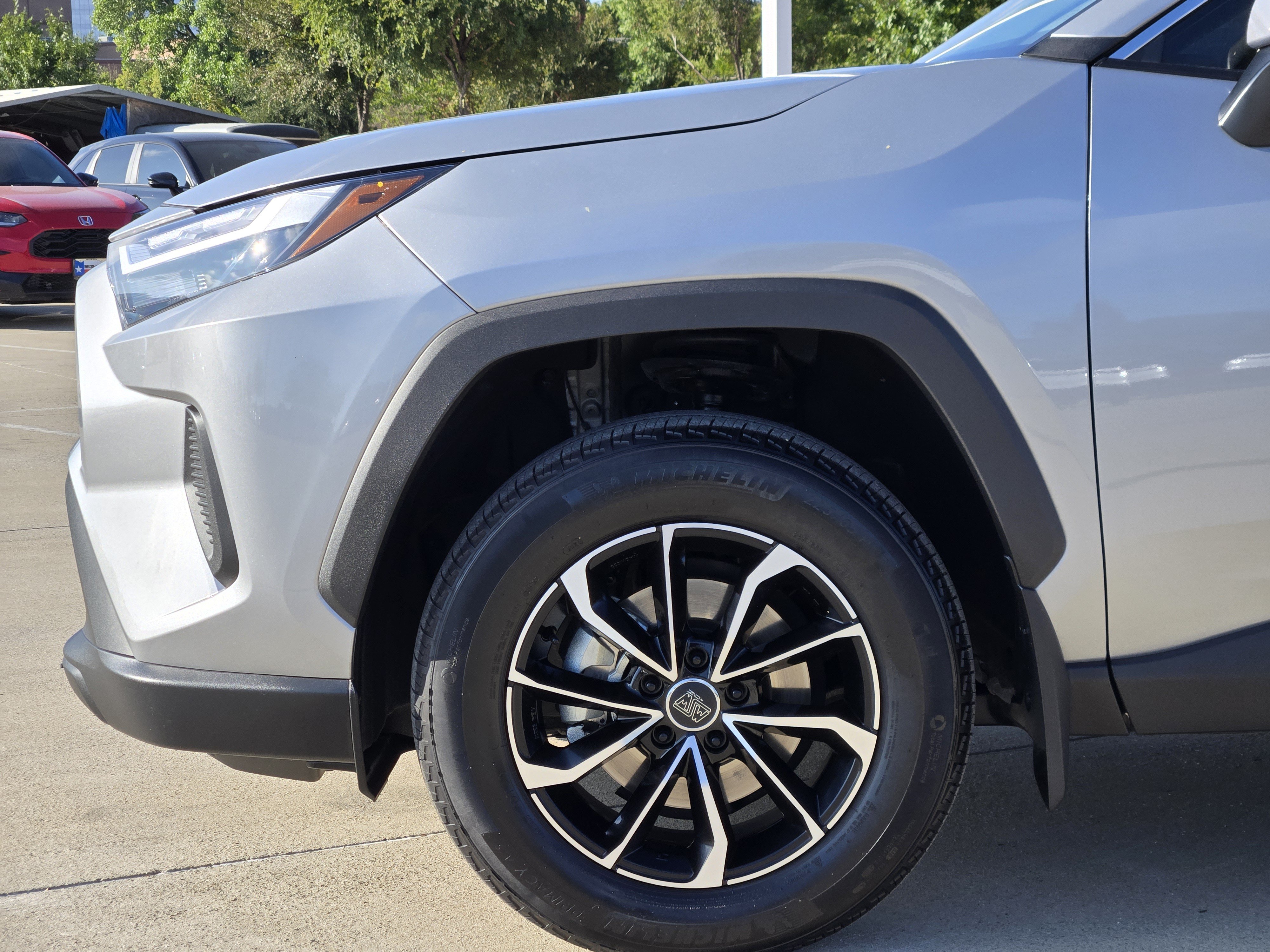 Used 2024 Toyota RAV4 XLE w/ Convenience Package FWD image 10