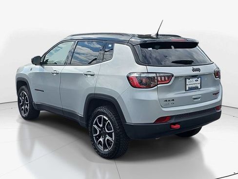 Used 2025 Jeep Compass Trailhawk AWD/4WD image 6