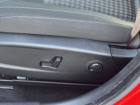 Used 2022 Dodge Charger SXT w/ Blacktop Package image 9