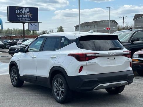 Certified 2022 Kia Seltos LX image 9