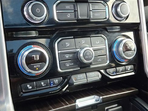 Certified 2022 GMC Yukon XL Denali image 17