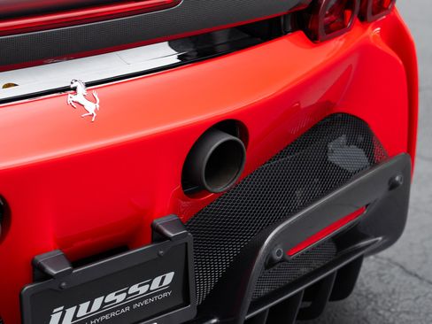 Used 2024 Ferrari SF90 Spider image 25