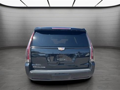 Used 2020 Cadillac Escalade Luxury w/ Escalade Sport Edition image 3