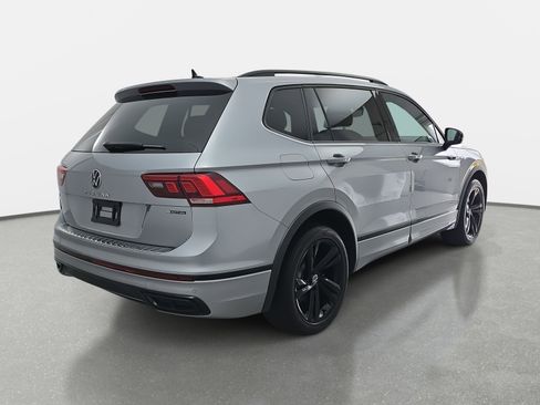 Certified 2023 Volkswagen Tiguan SE R-Line image 3