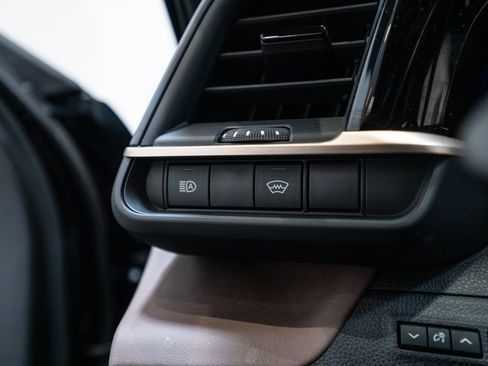 Used 2023 Toyota Crown Limited w/ Advanced Technology Package image 23