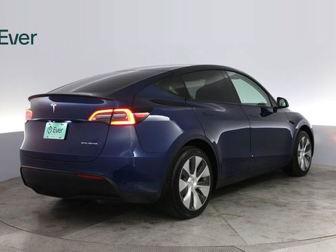 Used 2023 Tesla Model Y Long Range image 3