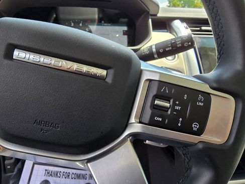 Used 2025 Land Rover Discovery S AWD/4WD image 20