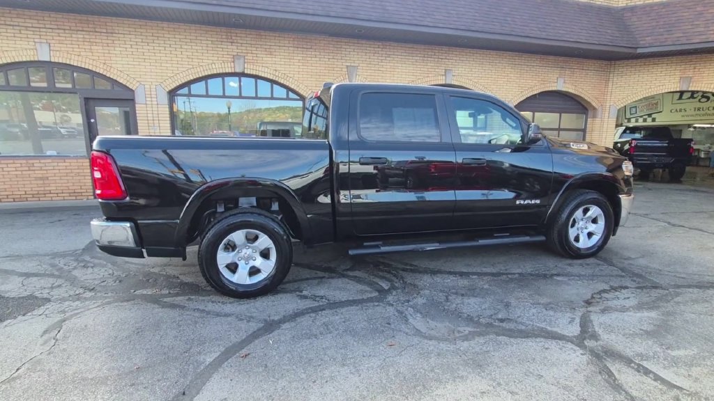 Used 2025 RAM 1500 Big Horn AWD/4WD image 2