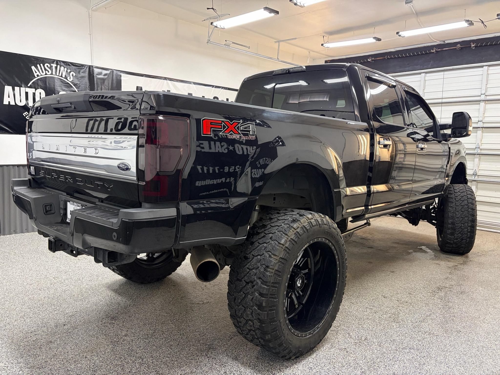 Used 2018 Ford F250 Limited w/ FX4 Off-Road Package AWD/4WD image 3