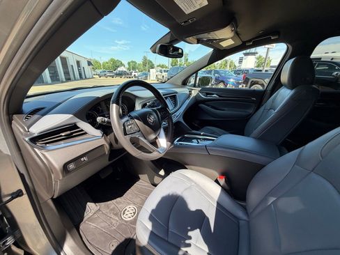 Used 2023 Buick Enclave Essence AWD/4WD image 17