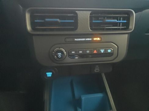 Used 2025 Ford Maverick XLT FWD image 20
