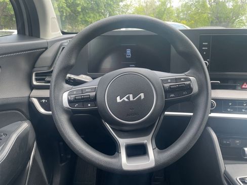 Used 2025 Kia Sportage LX FWD image 27