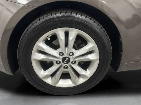Used 2011 Kia Optima EX FWD image 26