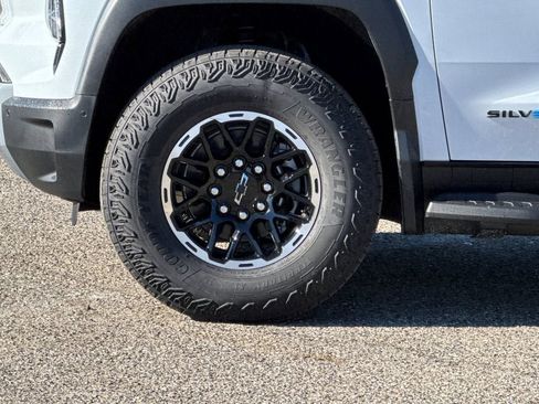 New 2026 Chevrolet Silverado EV Trail Boss image 24