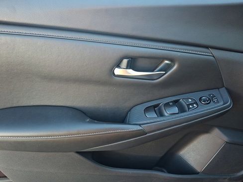 Used 2023 Nissan Sentra SV image 12